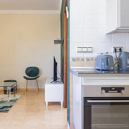 Cubo's Lucys Place 1 Bedroom Apartment *